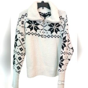 Womens Sweater, Size Large, NWOT. Black&White.